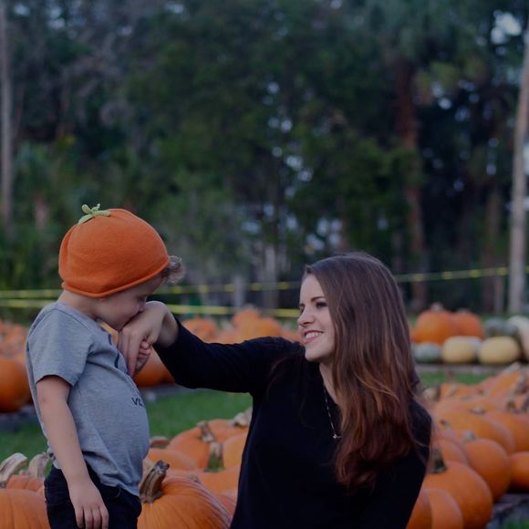 Meet your Posher, Nichole - Picture 1 of 1